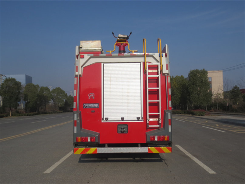 豪沃后雙橋泡沫消防車(16噸)圖片